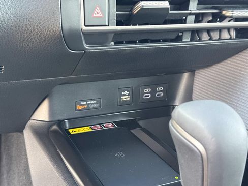 Used 2026 Toyota Camry SE FWD image 28