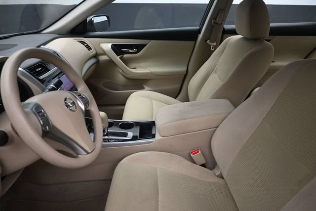 Used 2014 Nissan Altima 2.5 S w/ Sport Value Package FWD image 16