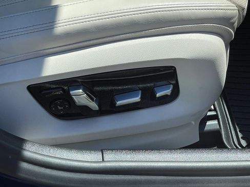 Used 2022 BMW 530e w/ Executive Package RWD image 22