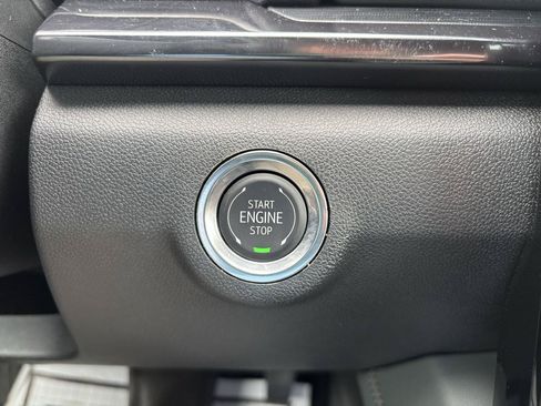 Used 2026 GMC Terrain AT4 w/ LPO, Black Badging Package AWD/4WD image 21