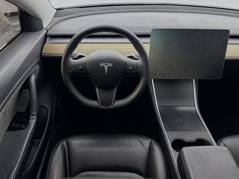 Used 2019 Tesla Model 3 Standard Range image 23