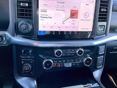 Used 2025 Ford F150 Lariat w/ Equipment Group 502A High image 16