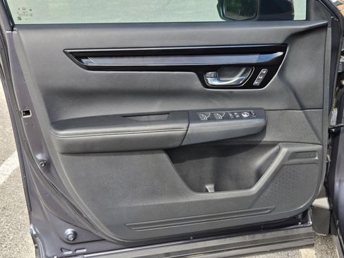 Used 2025 Honda CR-V EX-L image 11