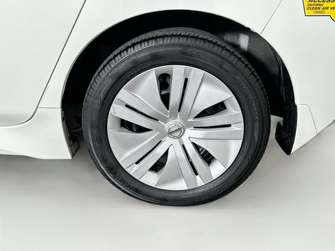Used 2022 Nissan Leaf S FWD image 11