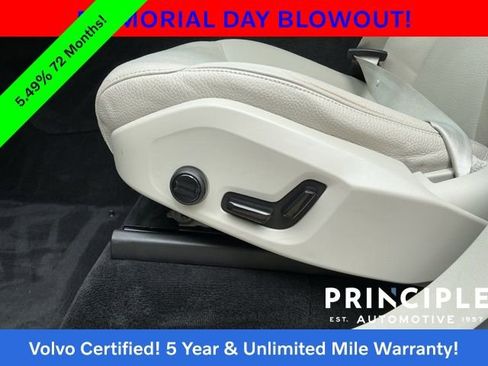 Certified 2023 Volvo XC90 B5 Plus w/ Protection Package AWD/4WD image 32