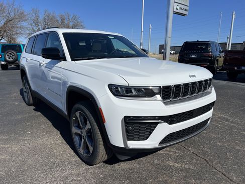 New 2026 Jeep Grand Cherokee L Limited AWD/4WD image 3