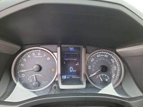 Used 2016 Toyota Tacoma SR5 w/ SR5 Appearance Package (SN) RWD image 19