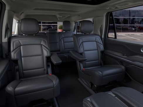 New 2026 Lincoln Navigator L Reserve AWD/4WD image 11