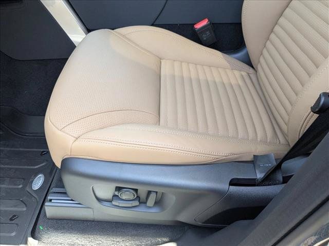 New 2026 Land Rover Discovery Limited Edition AWD/4WD image 4