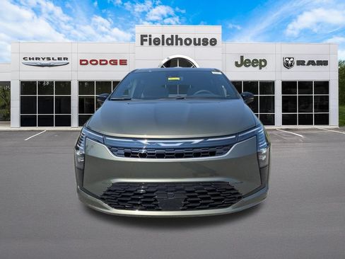 New 2027 Chrysler Pacifica Select FWD image 2