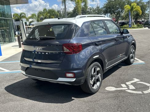 New 2025 Hyundai Venue Limited image 6