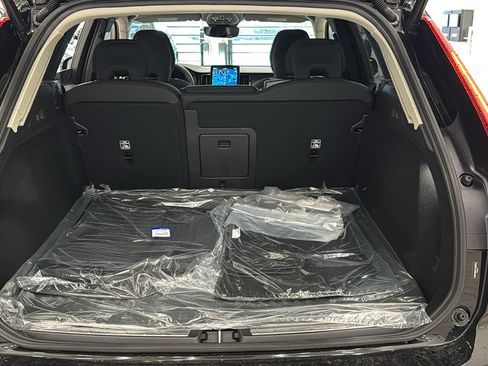 New 2026 Volvo XC60 B5 Plus w/ Climate Package AWD/4WD image 29
