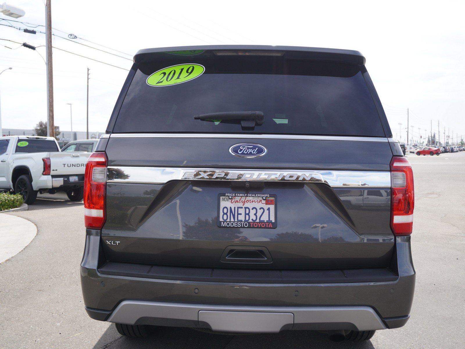 Used 2019 Ford Expedition XLT w/ Equipment Group 202A RWD image 11