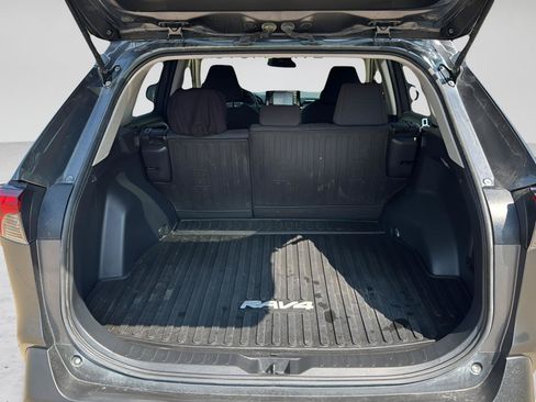 Used 2019 Toyota RAV4 LE AWD/4WD image 20