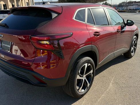 Used 2025 Chevrolet Trax RS w/ Driver Confidence Package image 5