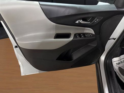Used 2020 Chevrolet Equinox LS image 10