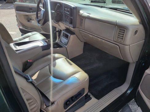 Used 2002 Chevrolet Avalanche 2WD image 19