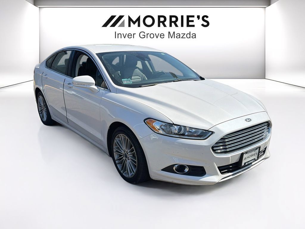 Used 2015 Ford Fusion SE w/ Equipment Group 202A FWD image 3
