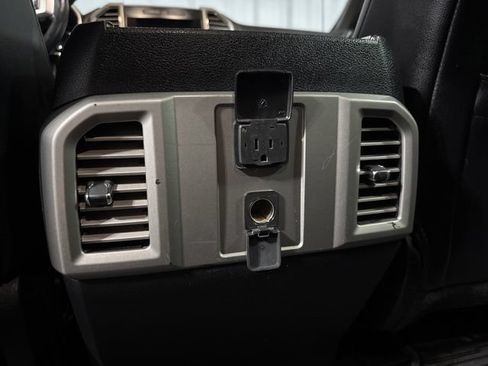 Used 2017 Ford F250 Lariat w/ Chrome Package AWD/4WD image 31