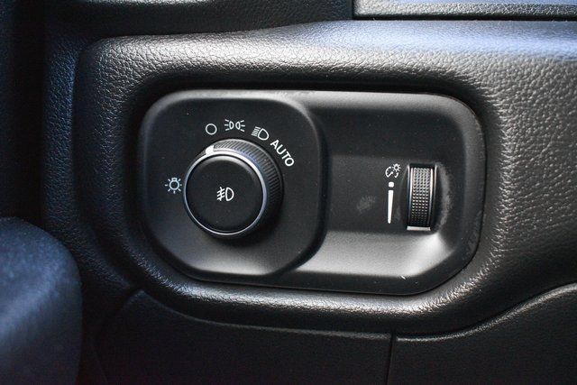 Used 2022 RAM 5500 Tradesman w/ Chrome Appearance Group RWD image 14