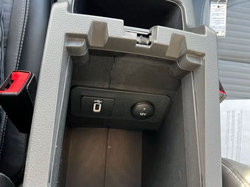 Used 2017 Ford Escape Titanium image 30