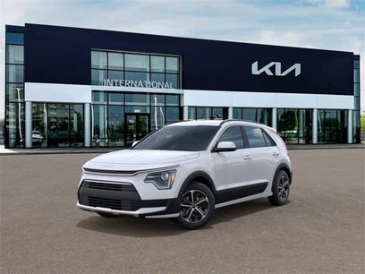 New 2025 Kia Niro LX