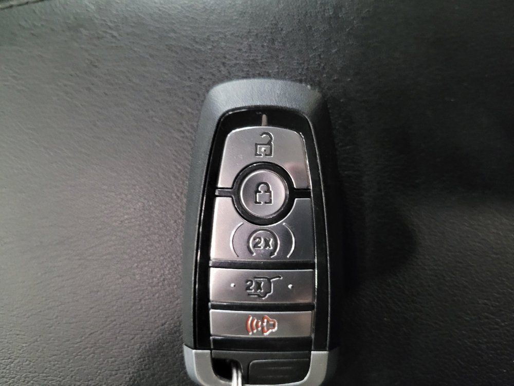 Used 2020 Ford Edge SEL w/ Convenience Package AWD/4WD image 32