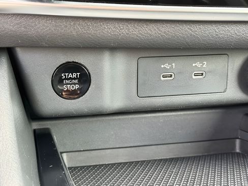 Used 2024 Nissan Rogue S AWD/4WD image 18