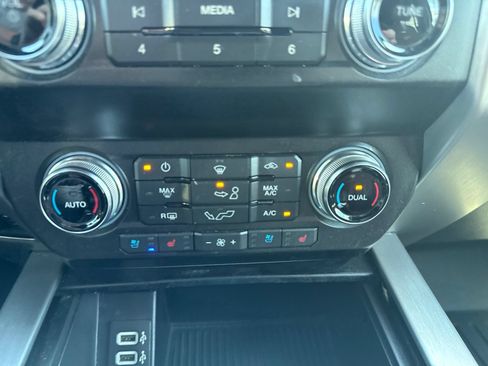 Used 2020 Ford F150 Platinum w/ Equipment Group 701A Luxury AWD/4WD image 12