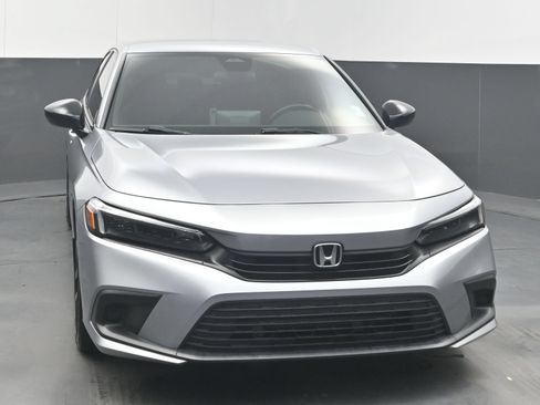 Used 2024 Honda Civic Sport image 3