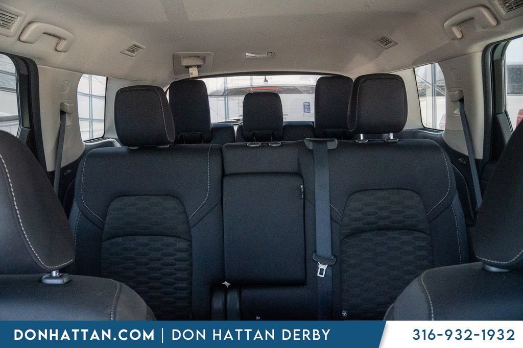 Used 2024 Nissan Pathfinder SV AWD/4WD image 22