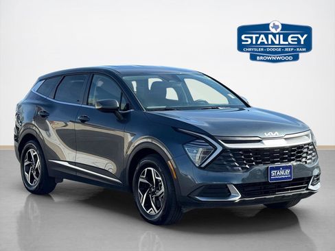 Used 2025 Kia Sportage LX image 1