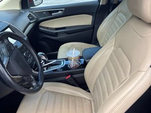 Used 2017 Ford Edge SEL w/ Equipment Group 201A FWD image 2