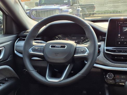 New 2026 Jeep Compass Latitude image 13