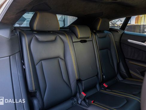 Used 2019 Lamborghini Urus image 32