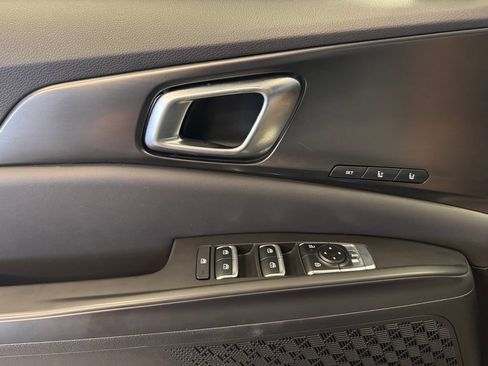 Used 2026 Kia Carnival SX Prestige FWD image 19