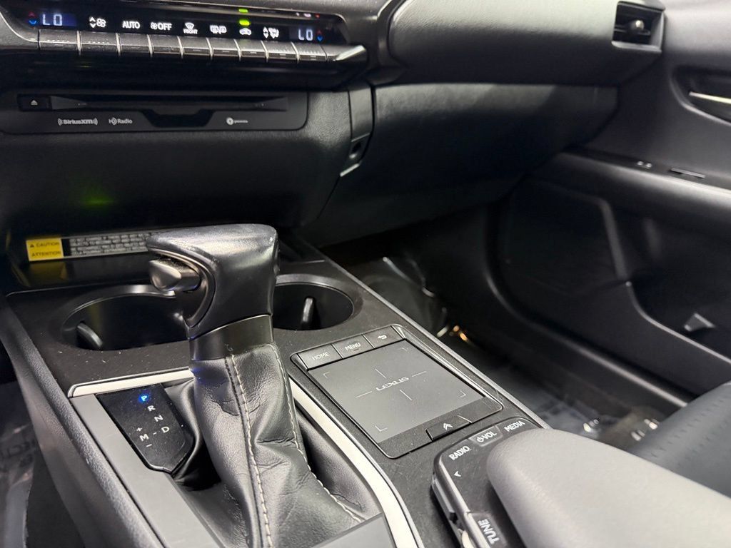 Used 2021 Lexus UX 200 w/ Accessory Package (Z1) FWD image 26