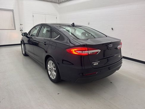 Used 2020 Ford Fusion SE image 7