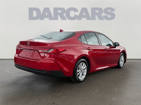 Used 2025 Toyota Camry LE FWD image 5
