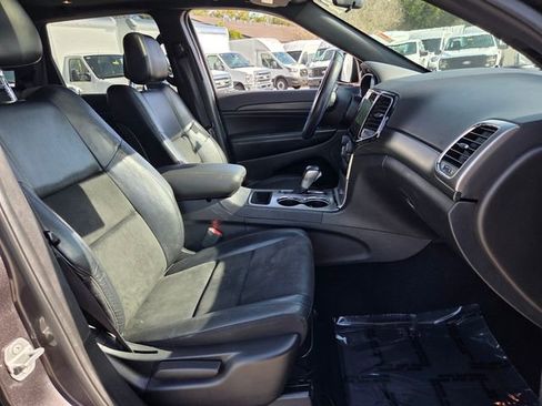 Used 2021 Jeep Grand Cherokee Laredo X image 18