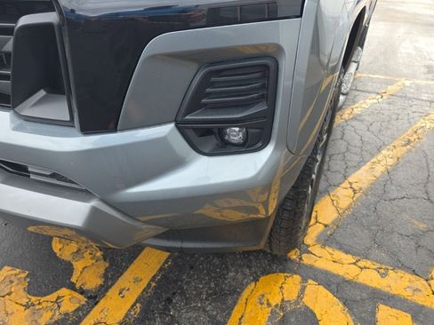 Used 2024 Chevrolet Colorado Z71 w/ Z71 Convenience Package 2 image 11