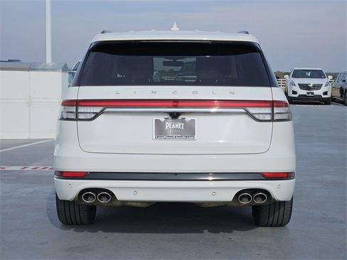 Certified 2023 Lincoln Aviator Reserve w/ Equipment Group 201A image 6
