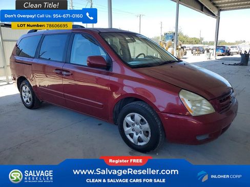 Used 2010 Kia Sedona LX image 5