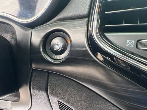 Used 2019 Jeep Grand Cherokee Altitude AWD/4WD image 30