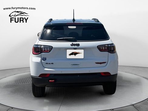 Used 2022 Jeep Compass Trailhawk AWD/4WD image 4
