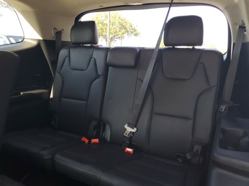 Used 2024 Kia Telluride LX image 12