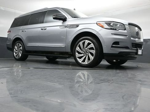 Certified 2023 Lincoln Navigator Reserve AWD/4WD image 39