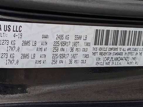 Used 2019 Jeep Cherokee Latitude Plus w/ Cold Weather Group AWD/4WD image 32