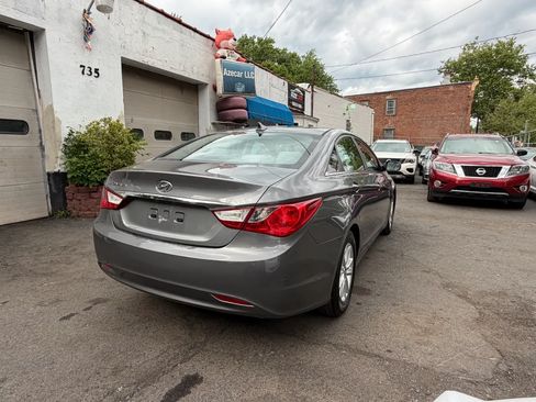 Used 2011 Hyundai Sonata GLS w/ Popular Equipment Pkg 2 FWD image 9
