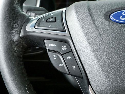 Used 2019 Ford Edge Titanium FWD image 11